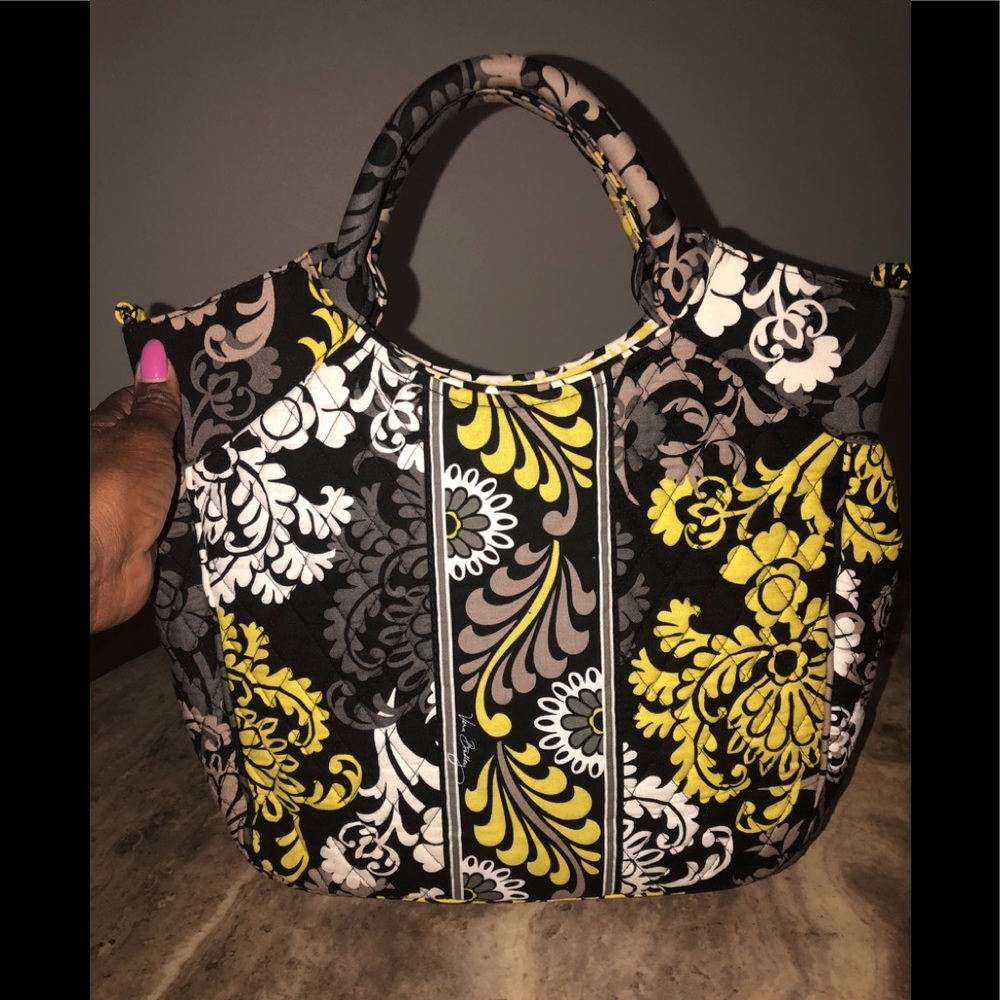 VERA BRADLEY MEDIUM BAG
